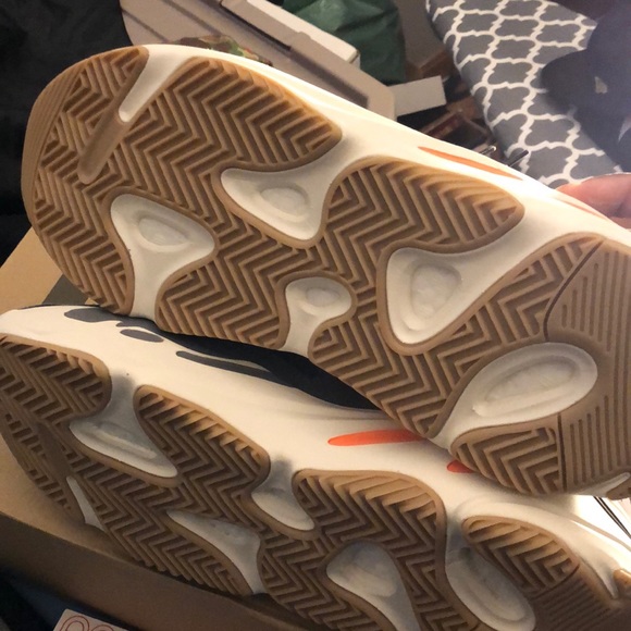 Yeezy 700 Magnets - Picture 3 of 4